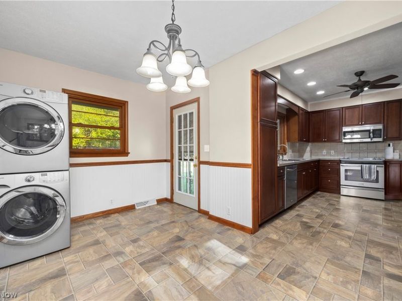 5254 Clinton Avenue, Lorain, OH 44055 Photo 12