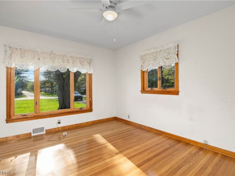 5254 Clinton Avenue, Lorain, OH 44055 Photo 21