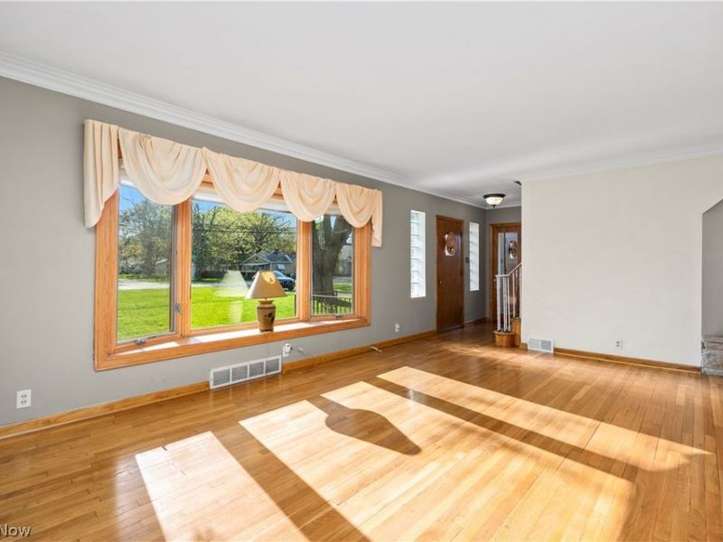 5254 Clinton Avenue, Lorain, OH 44055 Photo 6
