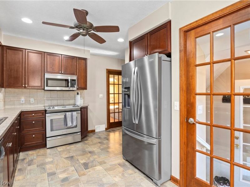 5254 Clinton Avenue, Lorain, OH 44055 Photo 9