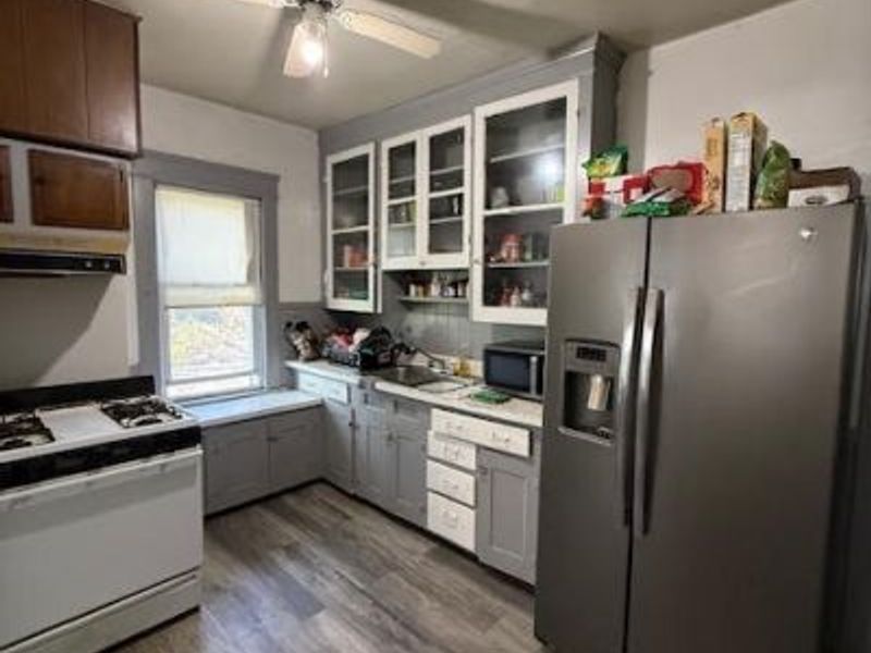 9916 Aetna Road, Cleveland, OH 44105 Photo 11