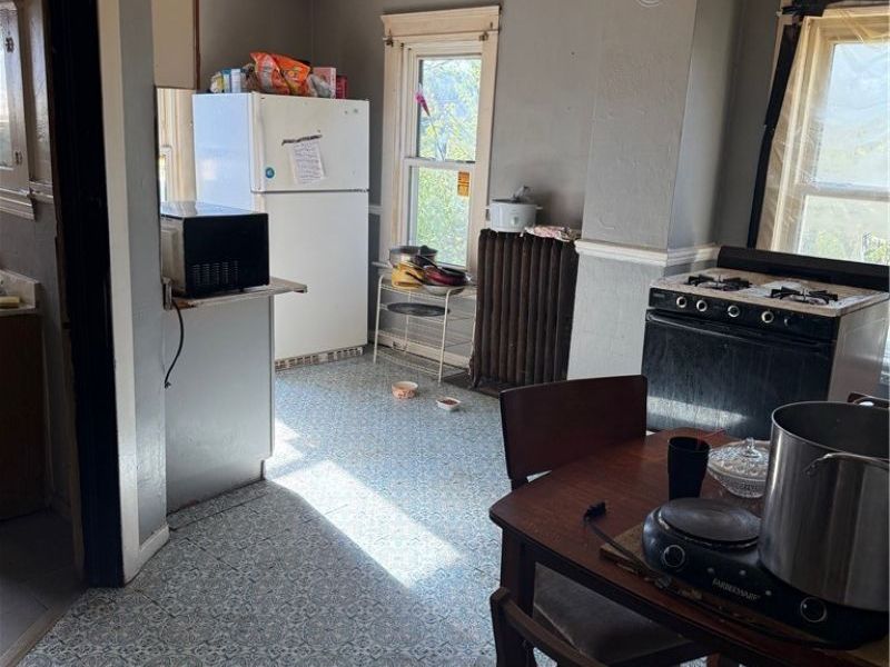 9916 Aetna Road, Cleveland, OH 44105 Photo 23