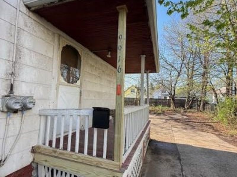 9916 Aetna Road, Cleveland, OH 44105 Photo 4