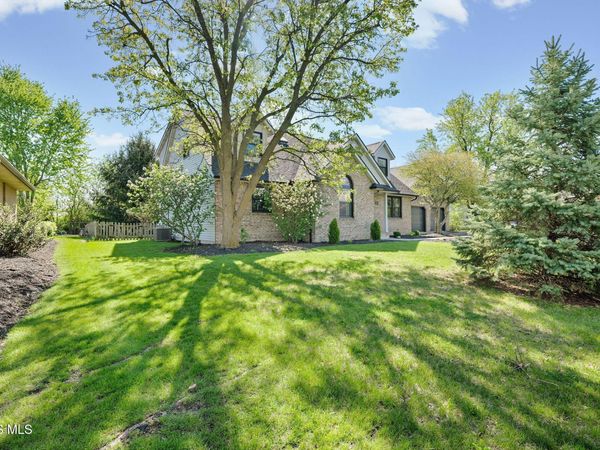 827 Abbey Lane , Findlay, OH 45840
