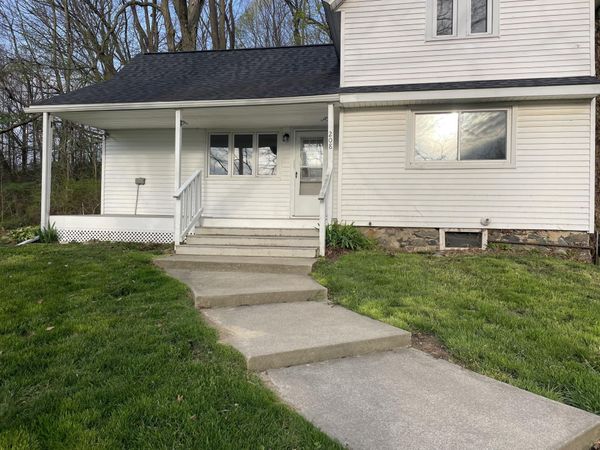 208 4th Street, Plainwell, MI 49080