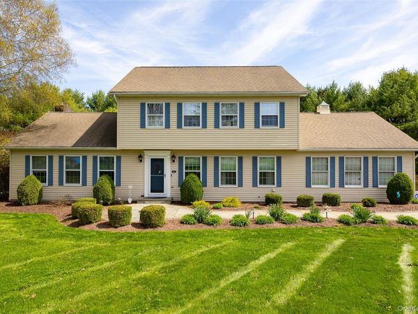 6 Grapevine Place , Poughkeepsie, NY 12603