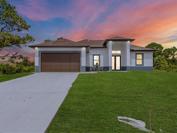 1033 Plymouth ST E, LEHIGH ACRES, FL 33974