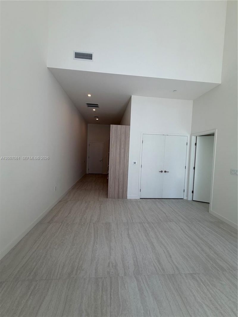 77 SE 5th Street, Unit 1014, Miami, FL 33131 Photo