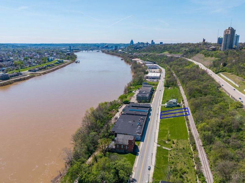 2010 Riverside Drive, Cincinnati, OH 45202 Photo 3