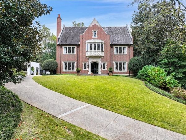 369 Pine Tree Drive NE, Atlanta, GA 30305