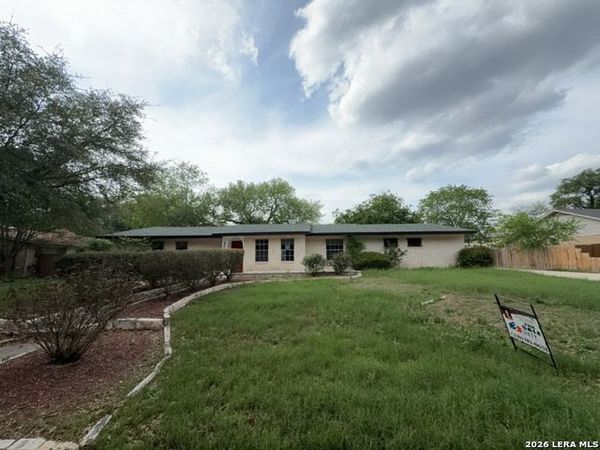 202 SHALIMAR DR, Castle Hills, TX 78213