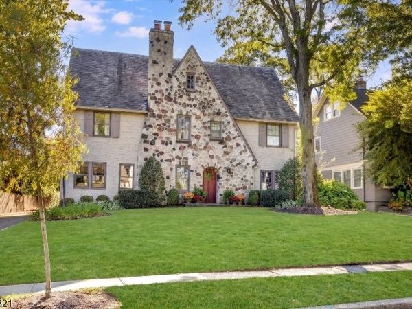 13 Ferncliff Ter, Glen Ridge, NJ 07028