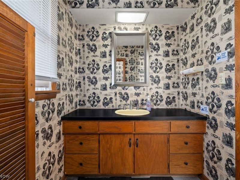 128 Walter Street, Bellevue, OH 44811 Photo 12