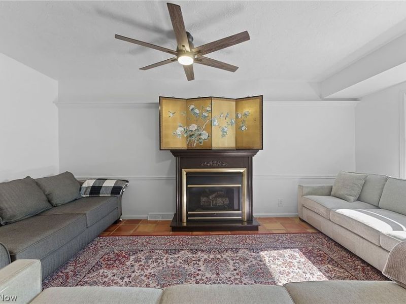 5268 Edenhurst Road, Lyndhurst, OH 44124 Photo 12