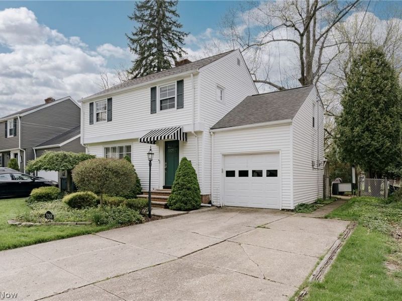 5268 Edenhurst Road, Lyndhurst, OH 44124 Photo 2