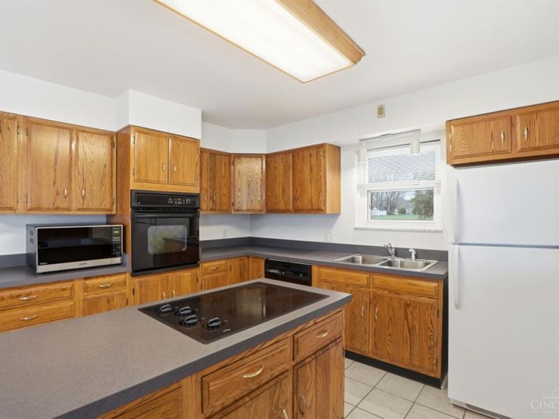 536 Munster Drive, Perry Twp, OH 45118 Photo 18