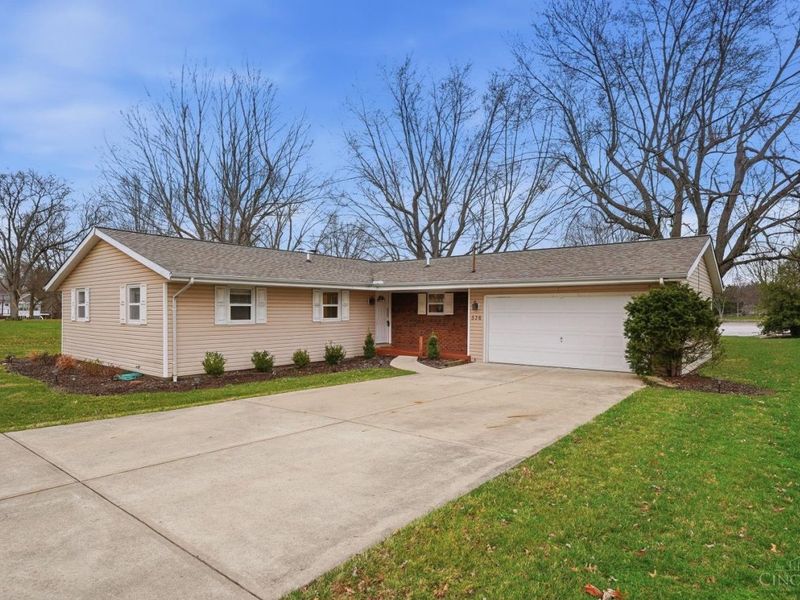 536 Munster Drive, Perry Twp, OH 45118 Photo 4