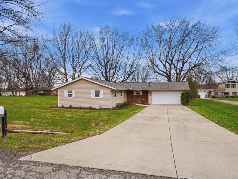 536 Munster Drive, Perry Twp, OH 45118 Photo 5