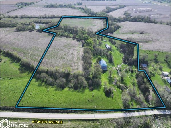 Hickory Avenue, Mount Pleasant, IA 52641