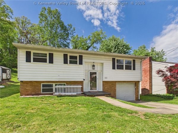 899 Upton Drive, South Charleston, WV 25309
