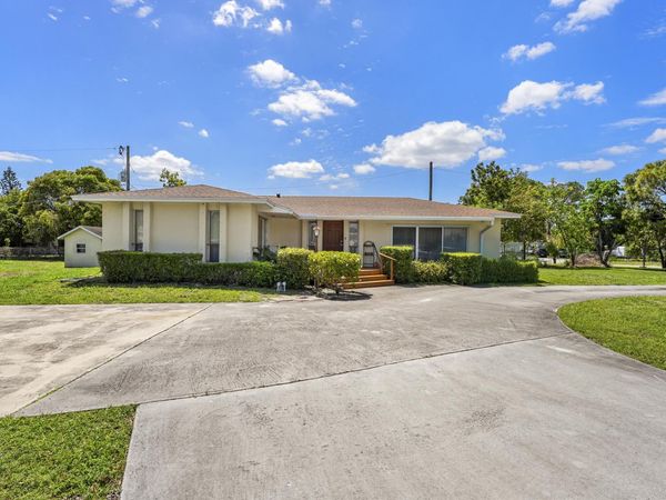 1675 E Breezy Lane, West Palm Beach, FL 33417