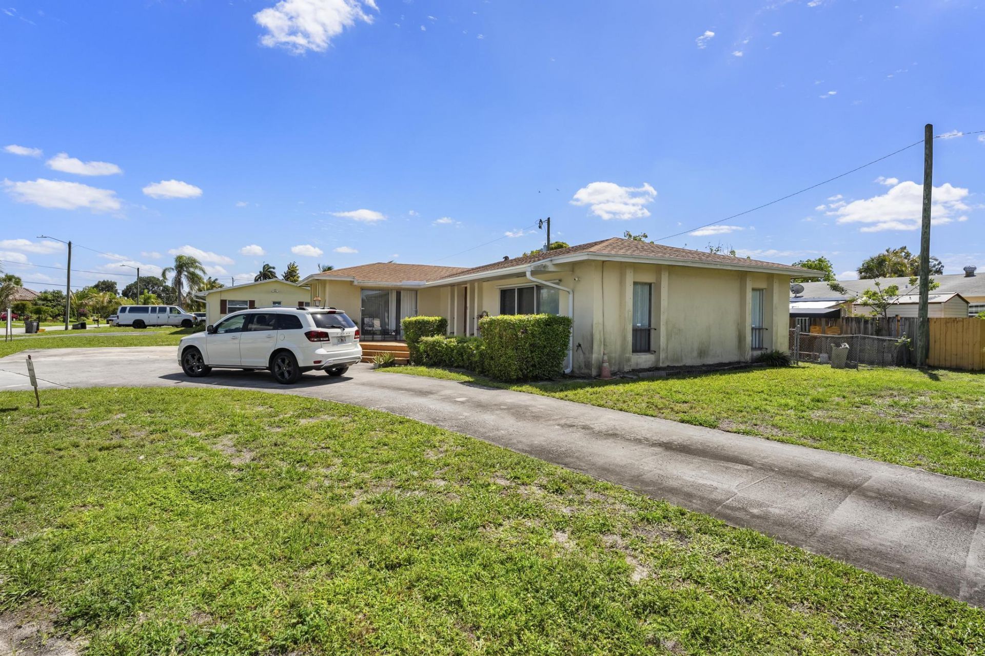 1675 E Breezy Lane, West Palm Beach, FL 33417 Photo