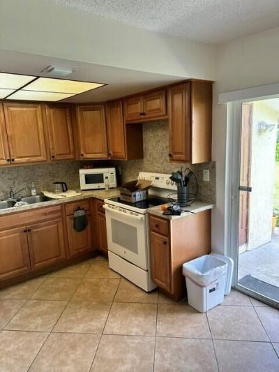 1675 E Breezy Lane, West Palm Beach, FL 33417 Photo