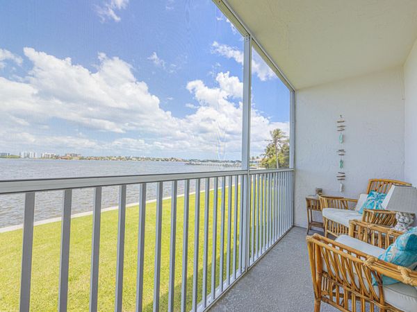 1516 S Lakeside Drive, Unit 203, Lake Worth Beach, FL 33460
