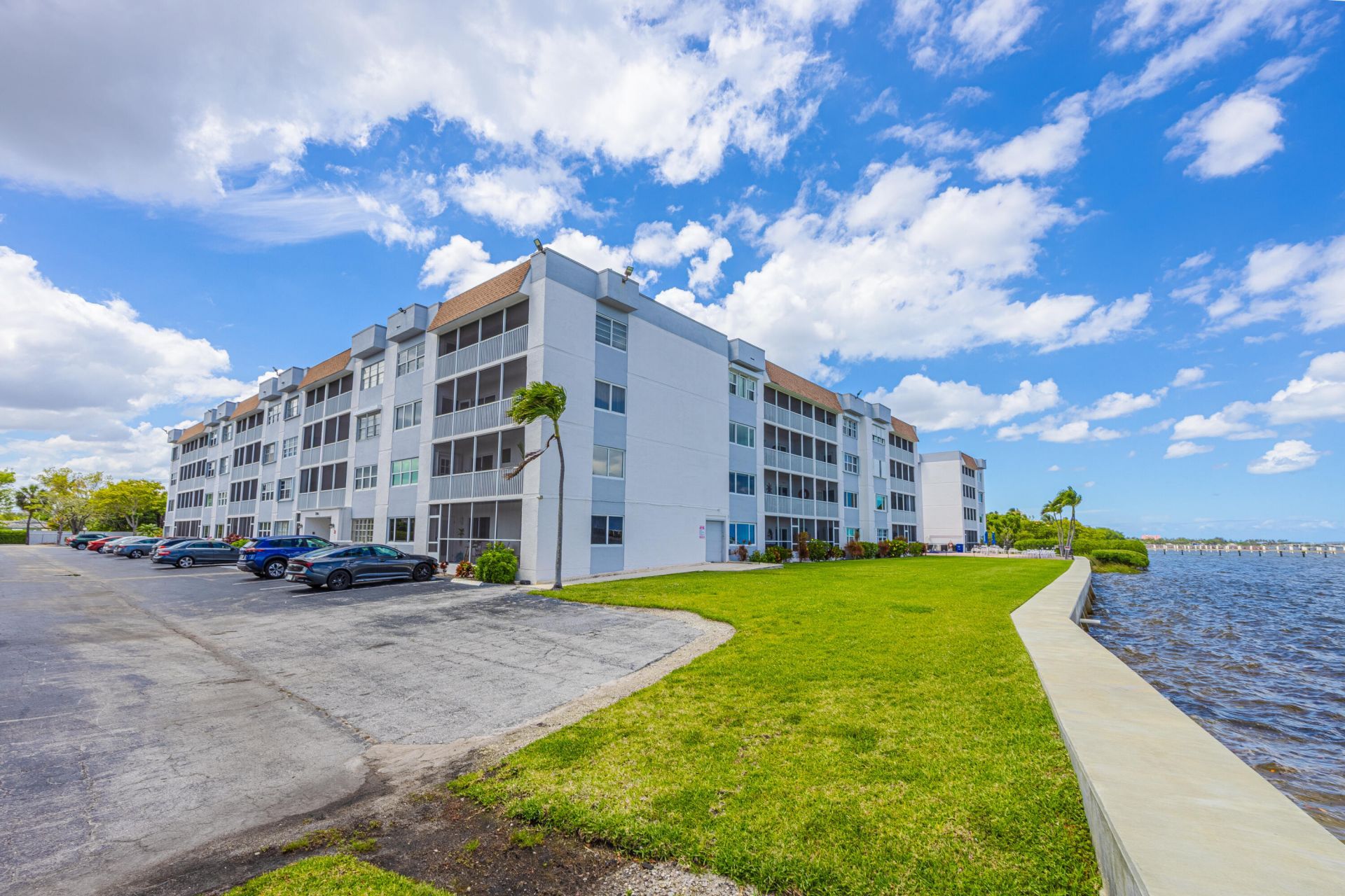 1516 S Lakeside Drive, Unit 203, Lake Worth Beach, FL 33460 Photo