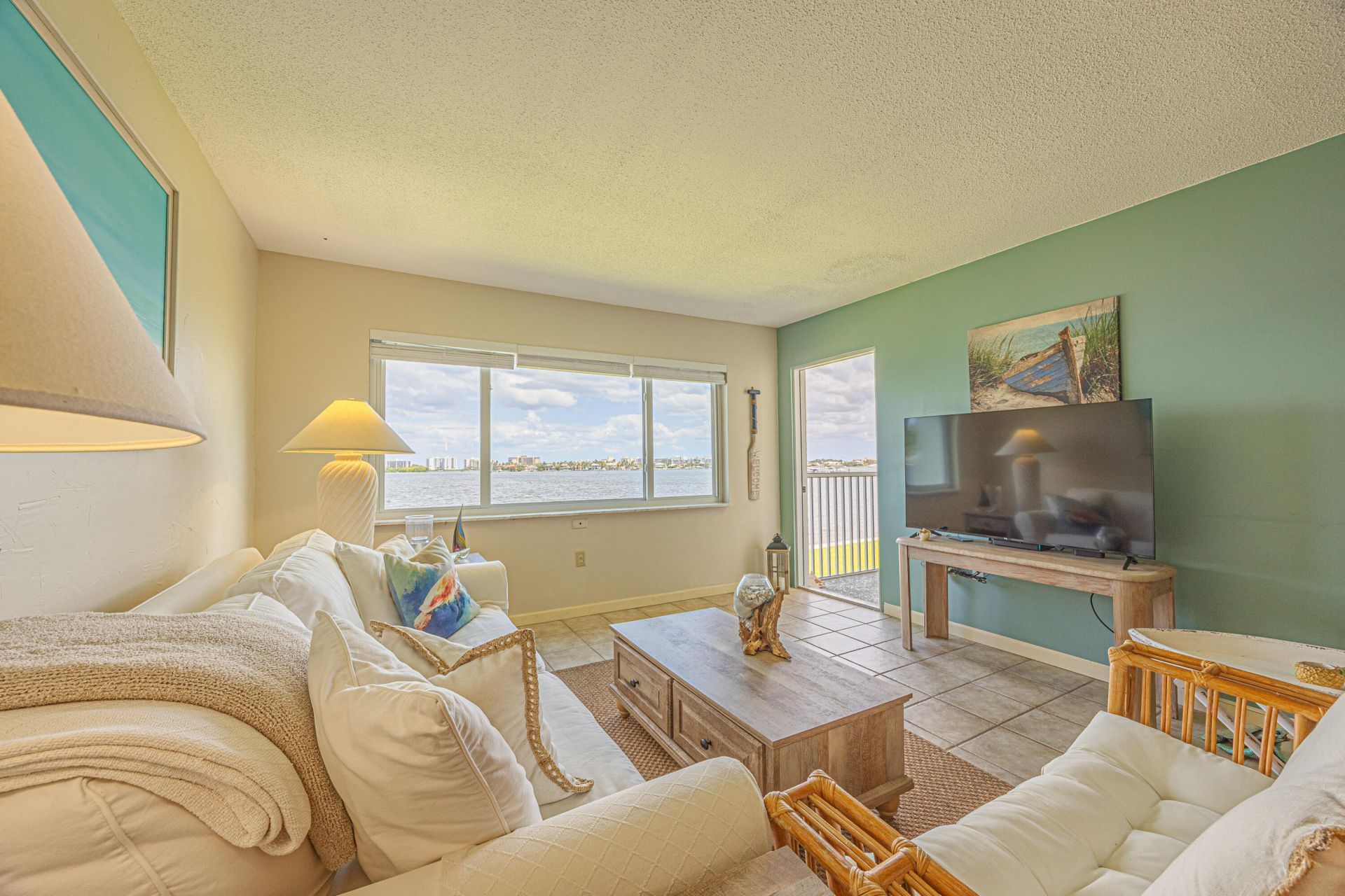1516 S Lakeside Drive, Unit 203, Lake Worth Beach, FL 33460 Photo