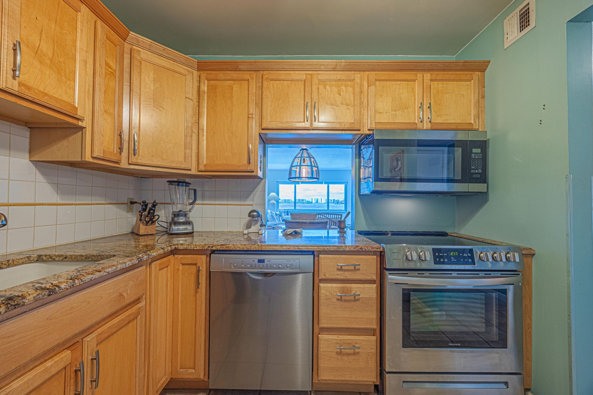 1516 S Lakeside Drive, Unit 203, Lake Worth Beach, FL 33460 Photo