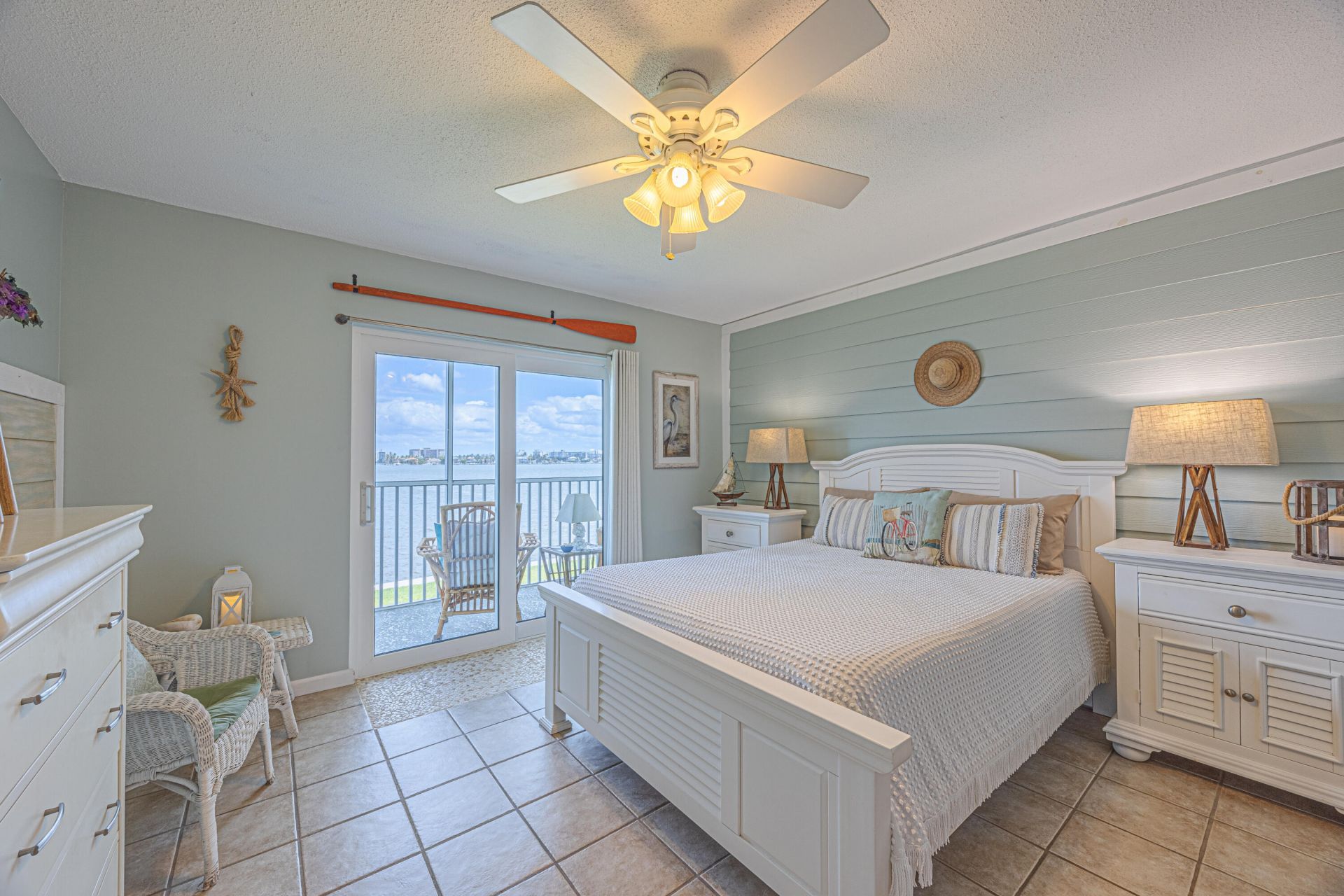 1516 S Lakeside Drive, Unit 203, Lake Worth Beach, FL 33460 Photo