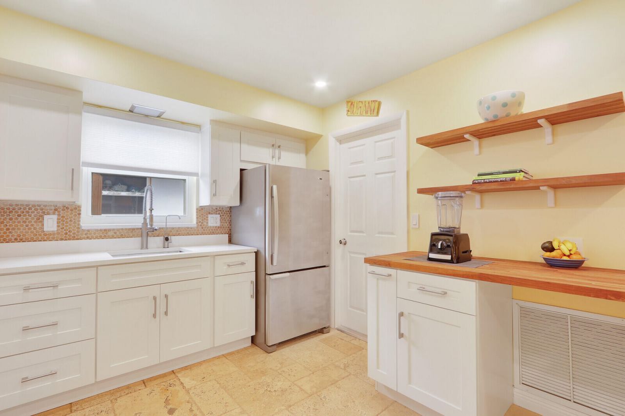 721 N Lakeside Drive, Lake Worth Beach, FL 33460 Photo