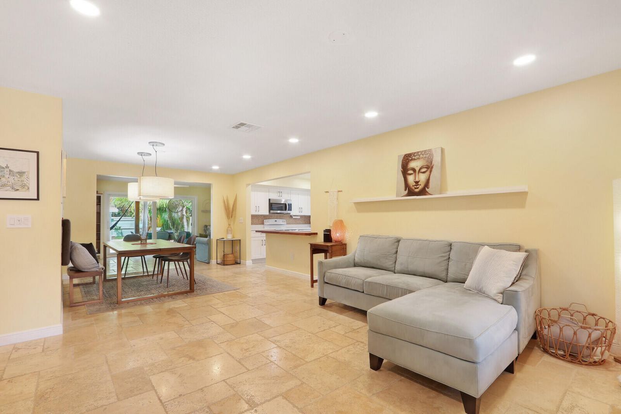 721 N Lakeside Drive, Lake Worth Beach, FL 33460 Photo