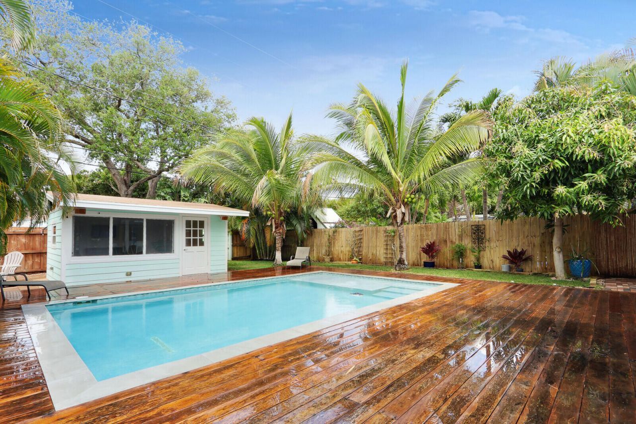 721 N Lakeside Drive, Lake Worth Beach, FL 33460 Photo