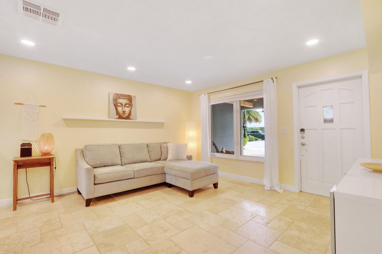721 N Lakeside Drive, Lake Worth Beach, FL 33460 Photo