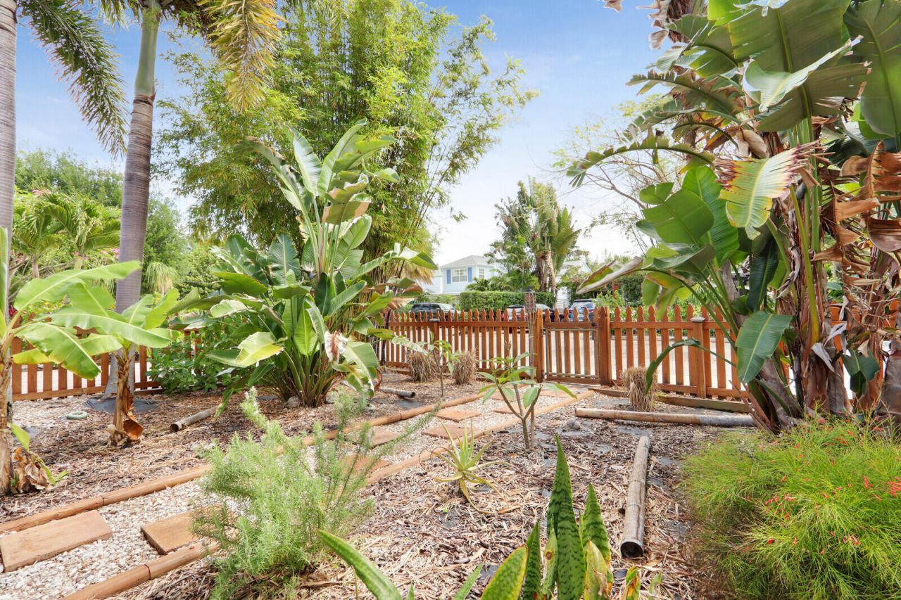 721 N Lakeside Drive, Lake Worth Beach, FL 33460 Photo