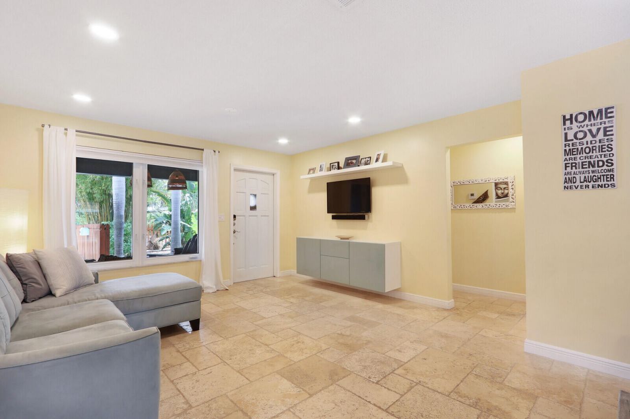721 N Lakeside Drive, Lake Worth Beach, FL 33460 Photo
