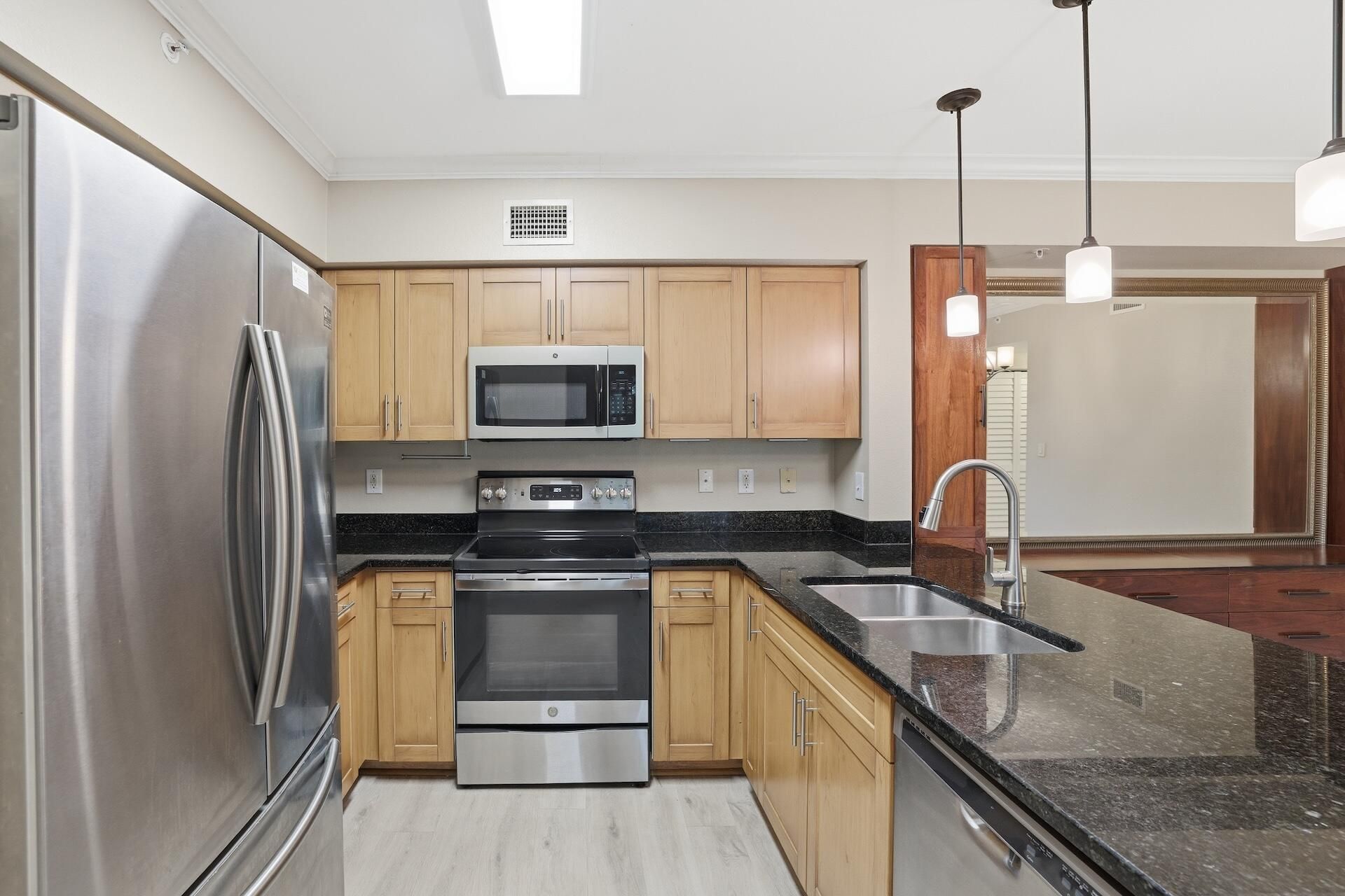 6559 Emerald Dunes Drive, Unit 308, West Palm Beach, FL 33411 Photo