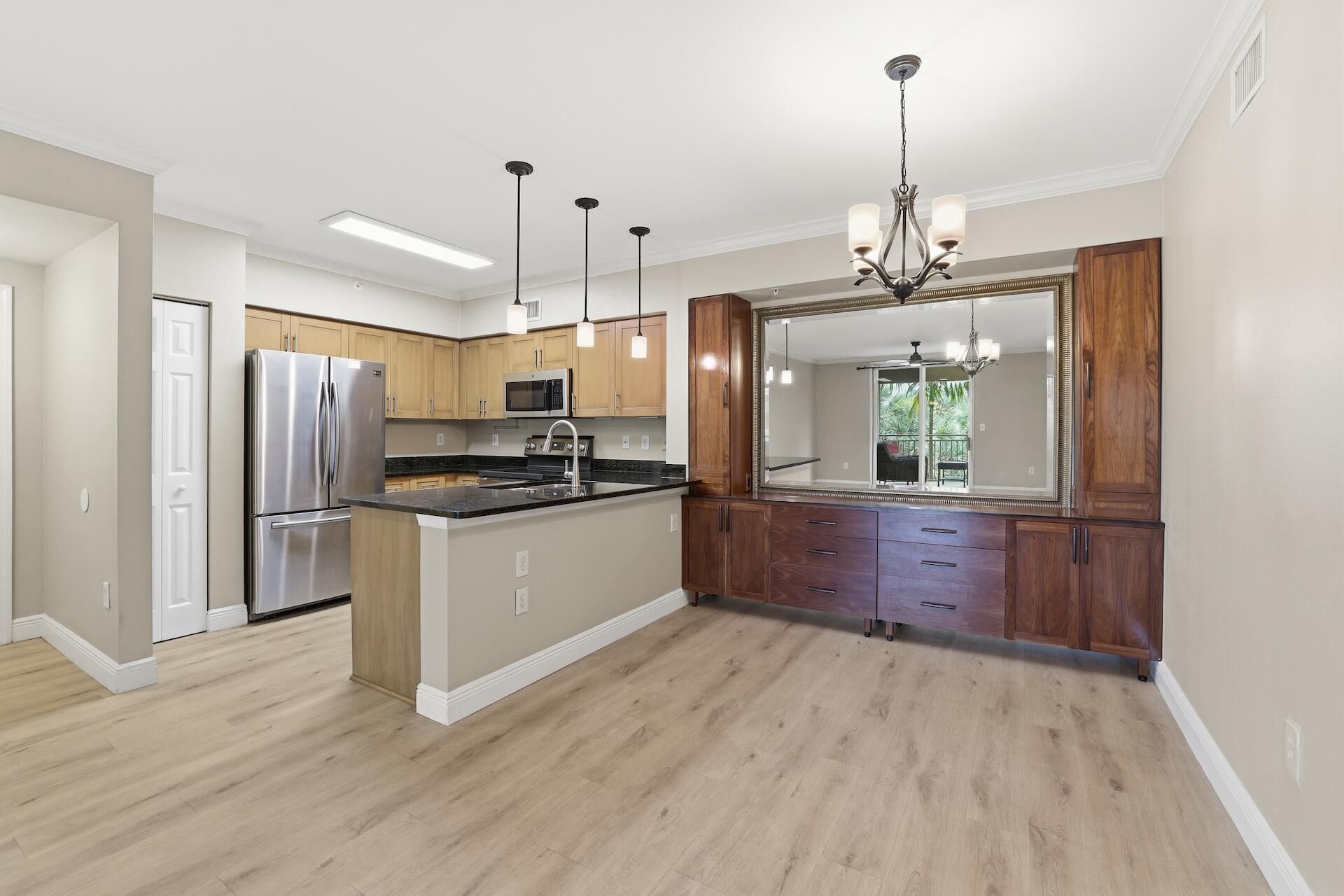 6559 Emerald Dunes Drive, Unit 308, West Palm Beach, FL 33411 Photo