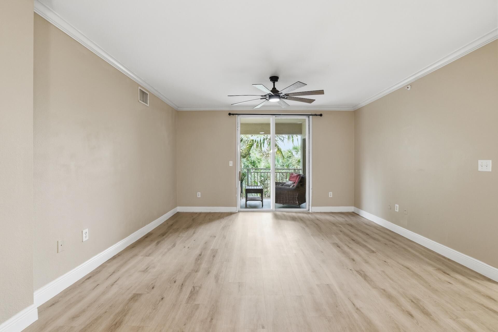 6559 Emerald Dunes Drive, Unit 308, West Palm Beach, FL 33411 Photo