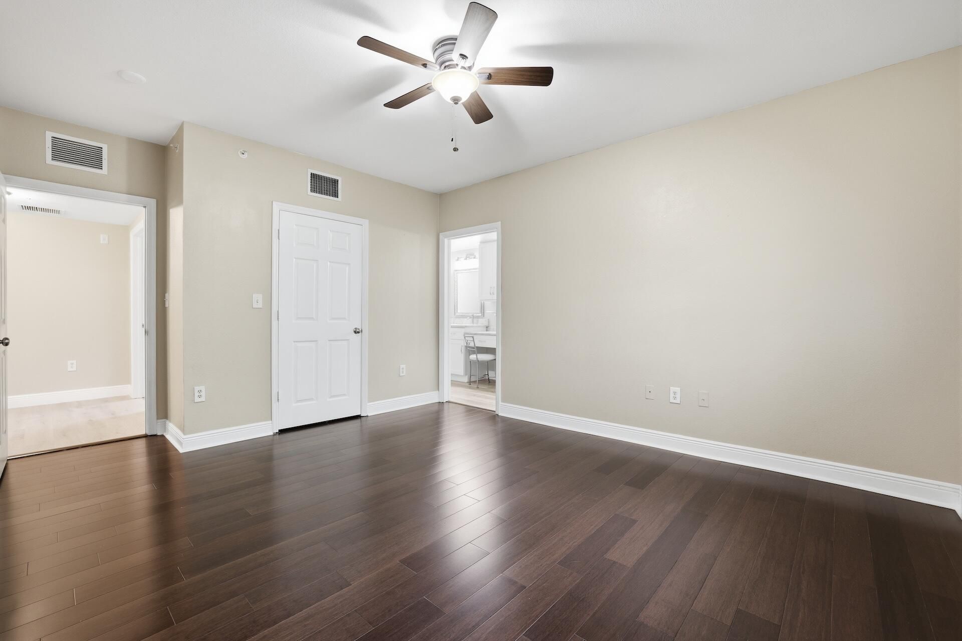 6559 Emerald Dunes Drive, Unit 308, West Palm Beach, FL 33411 Photo