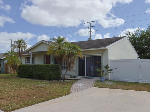 3470 SW 4th Street, Deerfield Beach, FL 33442