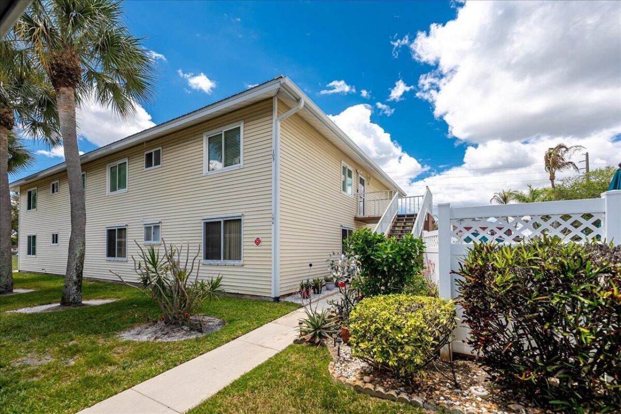 103 SE Village Drive, Port Saint Lucie, FL 34952 Photo