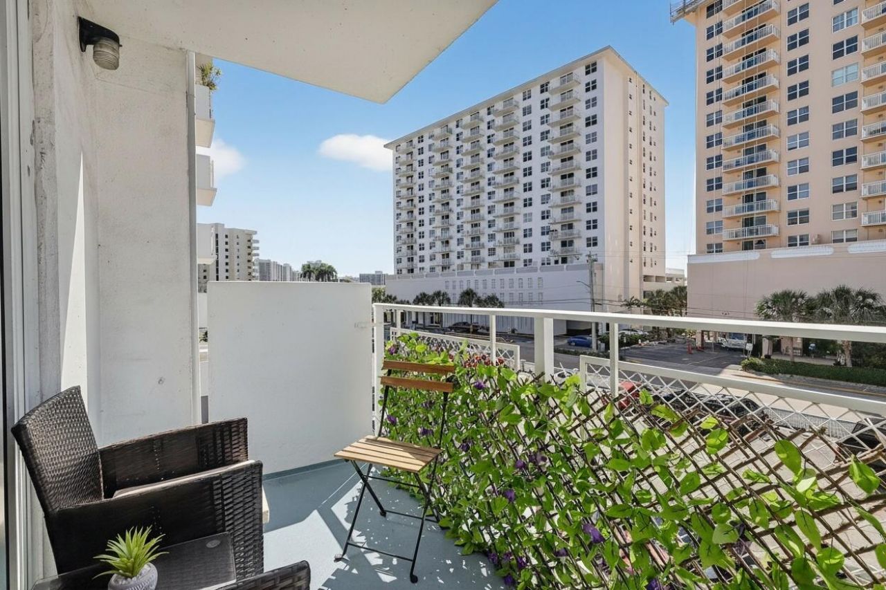 430 Golden Isles Drive, Unit 301, Hallandale Beach, FL 33009 Photo