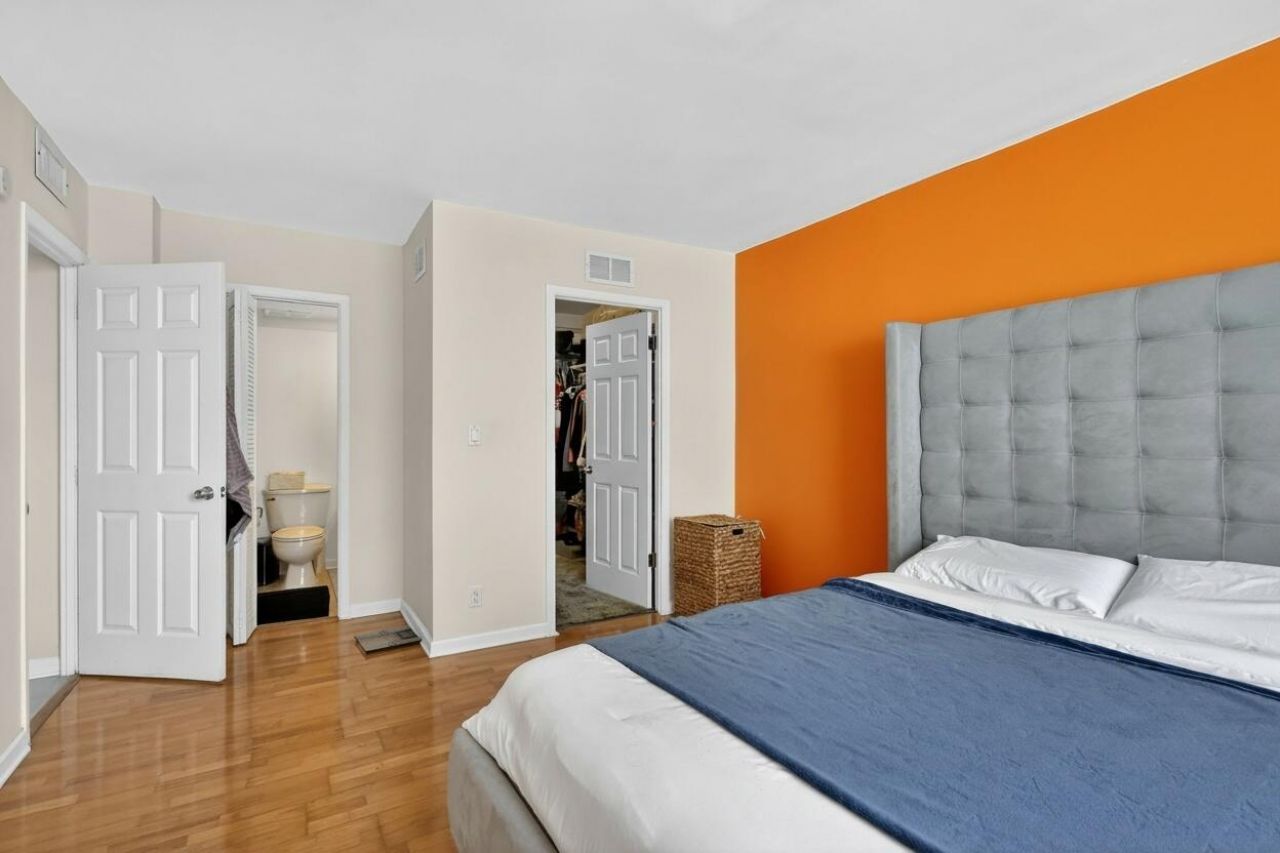 430 Golden Isles Drive, Unit 301, Hallandale Beach, FL 33009 Photo