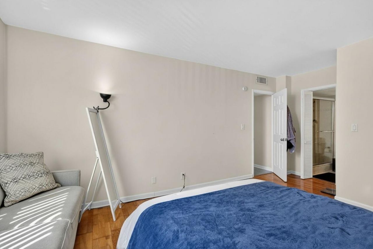 430 Golden Isles Drive, Unit 301, Hallandale Beach, FL 33009 Photo