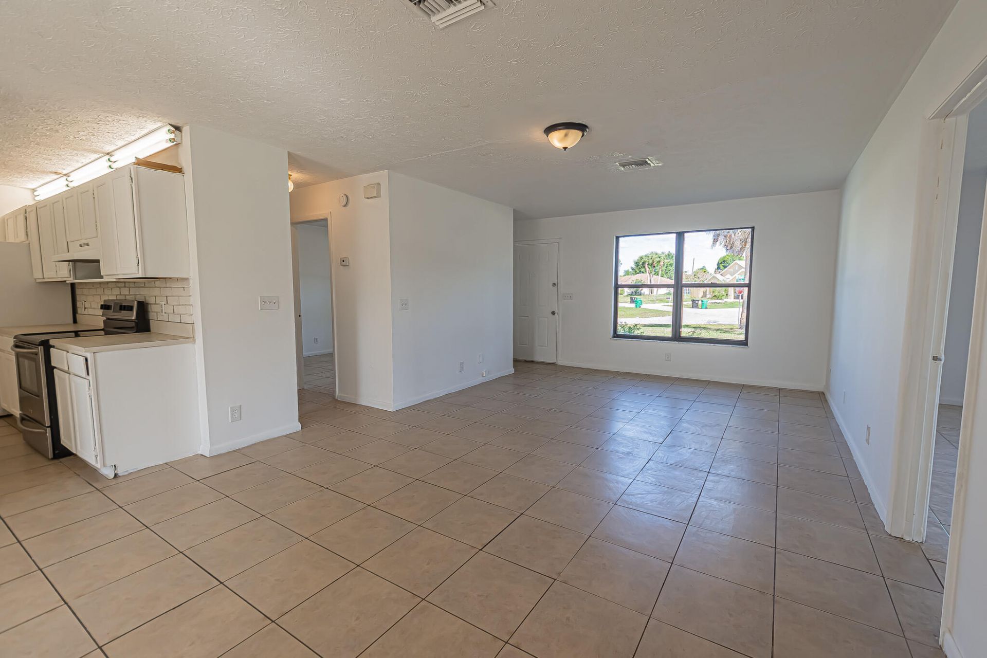993 SW Cecil Lane, Port Saint Lucie, FL 34953 Photo