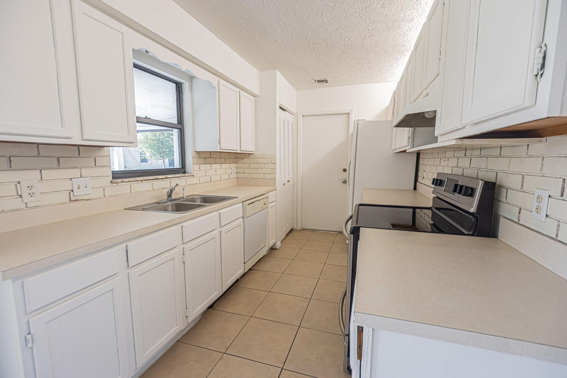 993 SW Cecil Lane, Port Saint Lucie, FL 34953 Photo