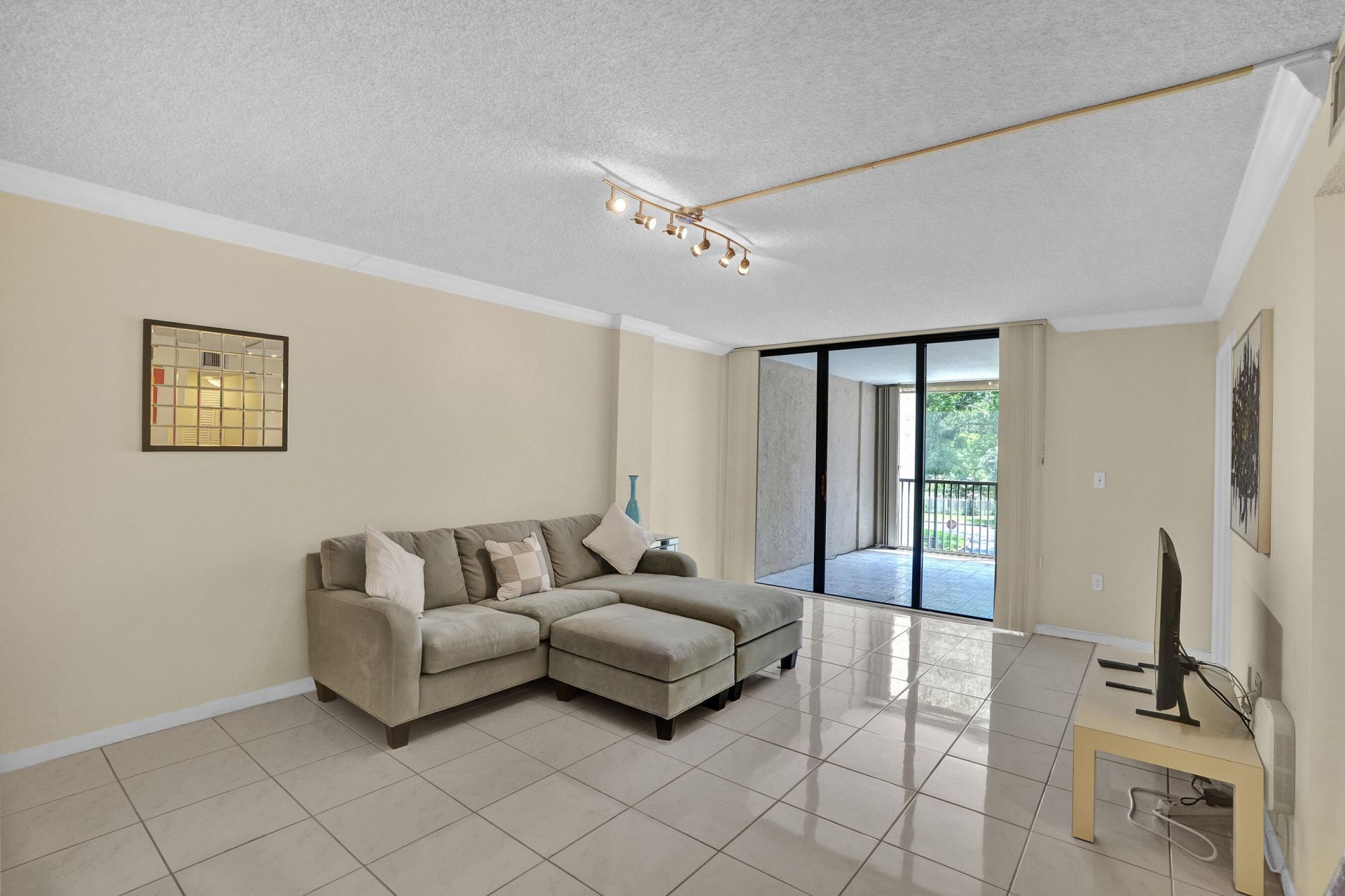 2800 N 46th Avenue, Unit A302, Hollywood, FL 33021 Photo